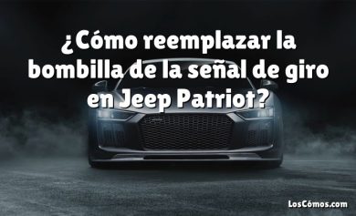 ¿Cómo reemplazar la bombilla de la señal de giro en Jeep Patriot?