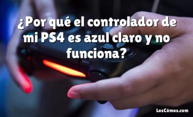 ¿Por qué el controlador de mi PS4 es azul claro y no funciona?